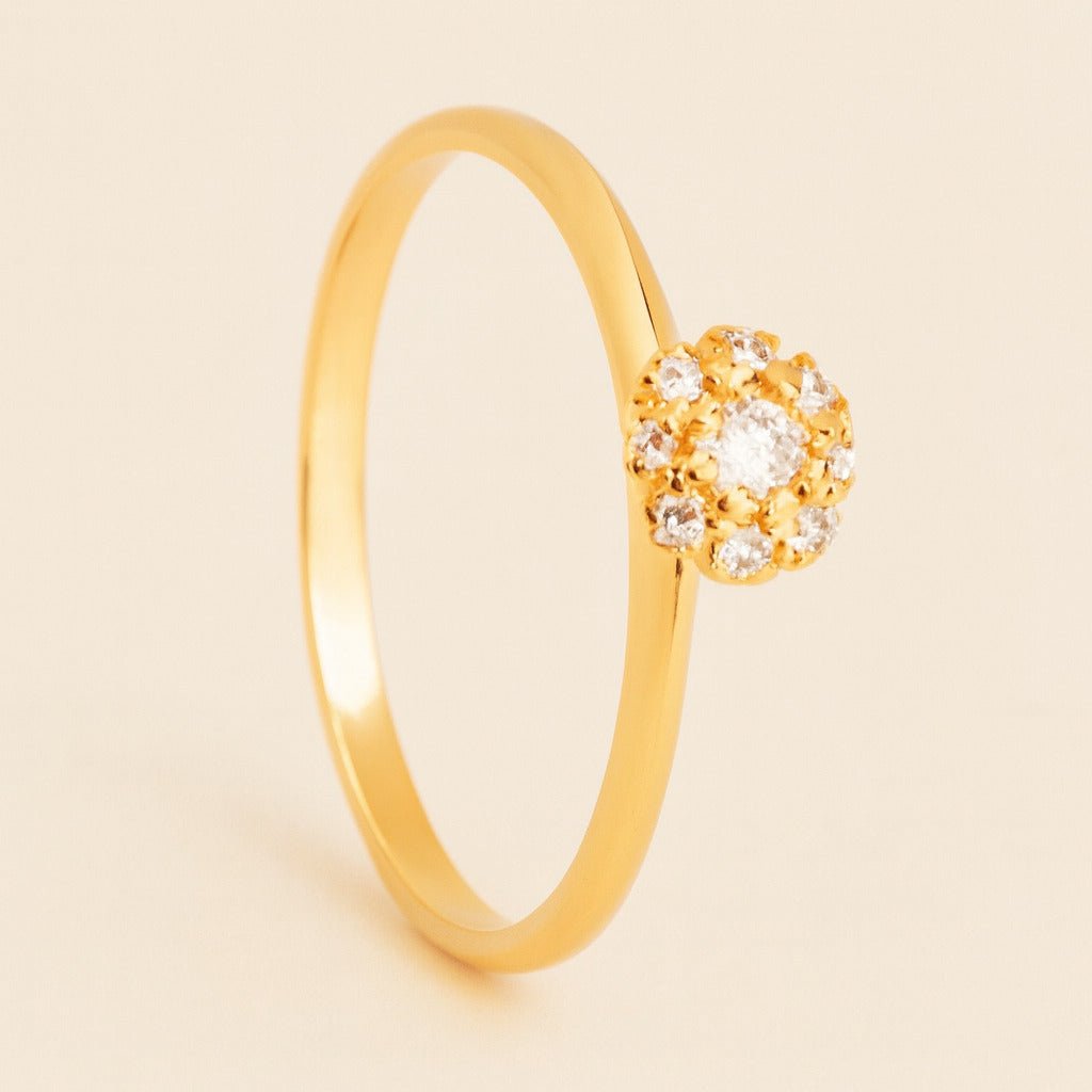 Anel Dourado com 9 Pedras de Zircônia Auryn - Minha loja