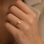 Anel Dourado Solitário de Coração em Zircônia Auryn - Minha loja