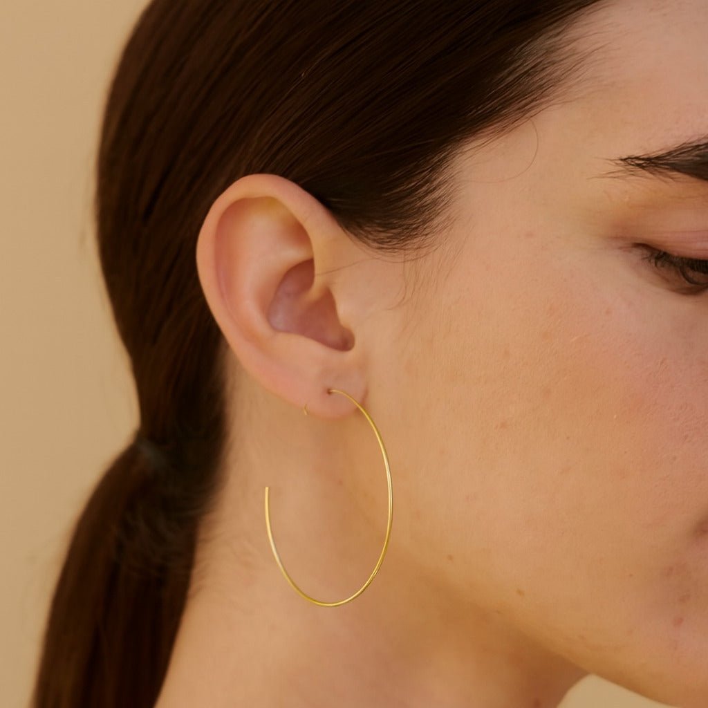 Brinco Dourado de Argola Fina Lisa Grande Auryn - Minha loja