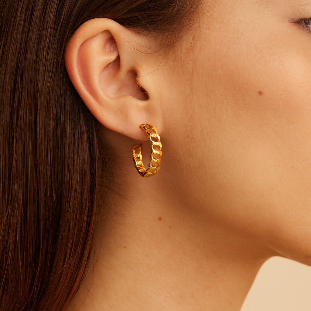 Brinco Dourado de Argola Formato Corrente Médio Auryn - Minha loja