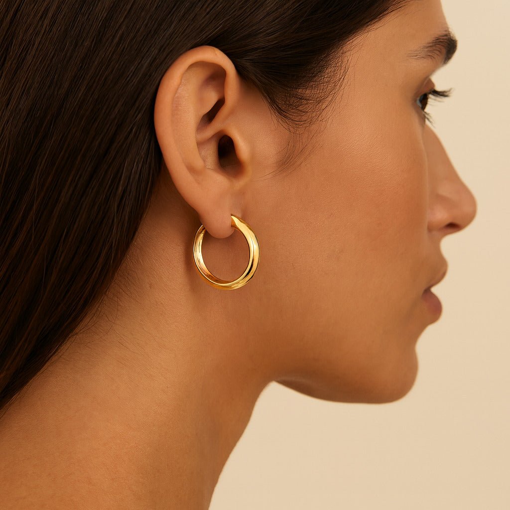 Brinco Dourado de Argola Média Lisa Auryn - Minha loja