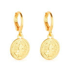 Brinco Dourado de Argolinha Com Medalha Religiosa Auryn - Minha loja