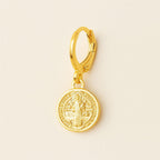 Brinco Dourado de Argolinha Com Medalha Religiosa Auryn - Minha loja