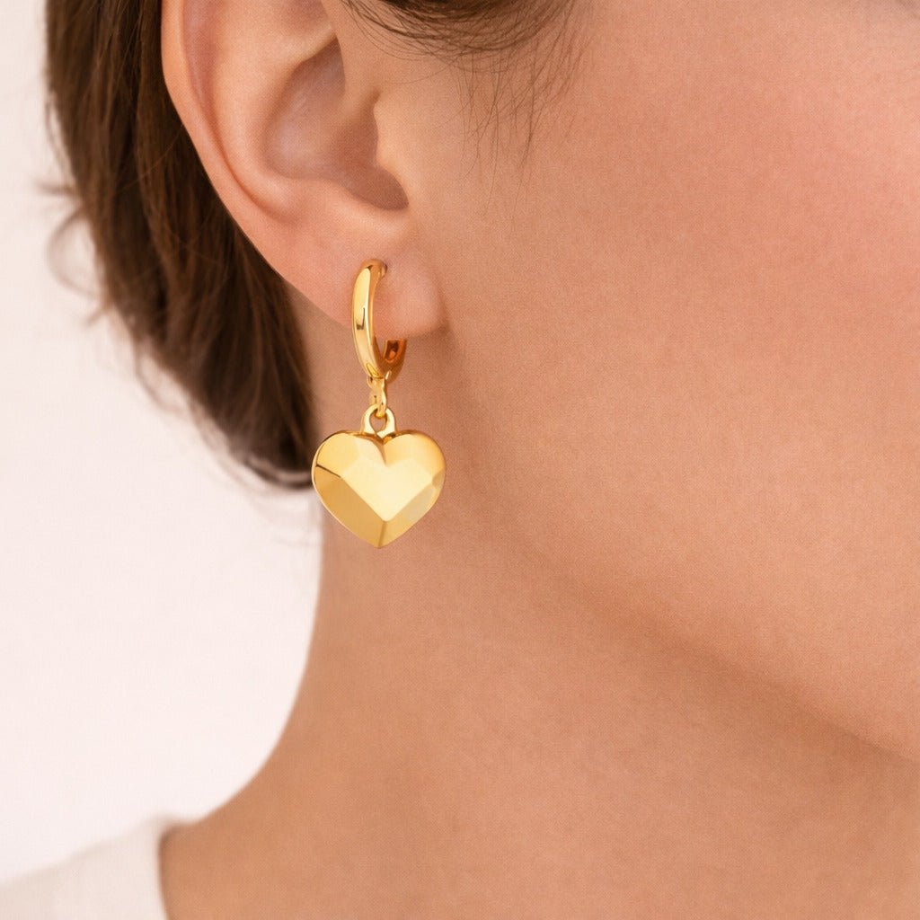 Brinco Dourado de Argolinha Coração Traços Retos Auryn - Minha loja