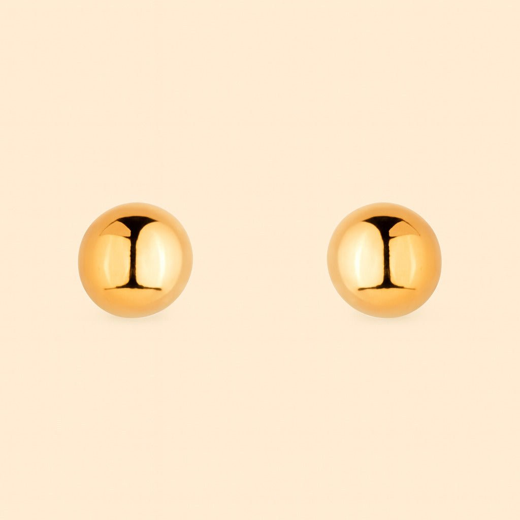 Brinco feminino dourado Auryn de bolinha em semijoia premium