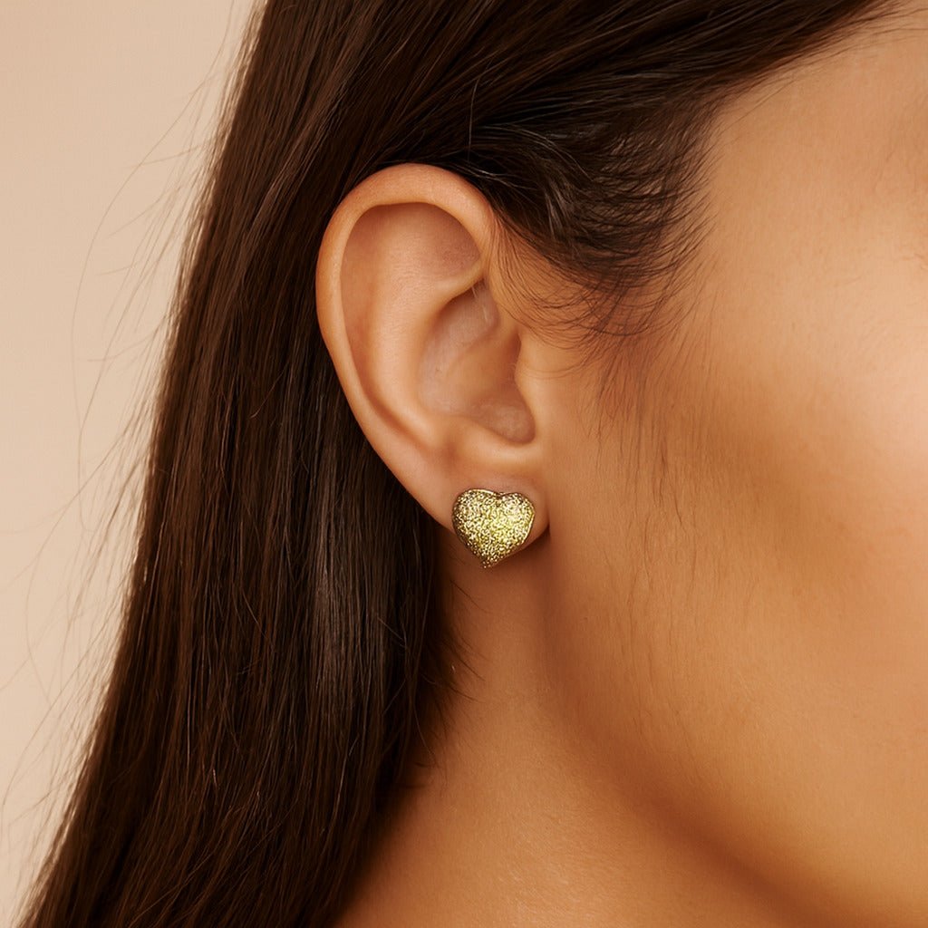 Brinco Dourado de Coração Irregular Auryn - Minha loja