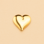 Brinco de coração dourado Auryn em semijoia premium banhada a ouro