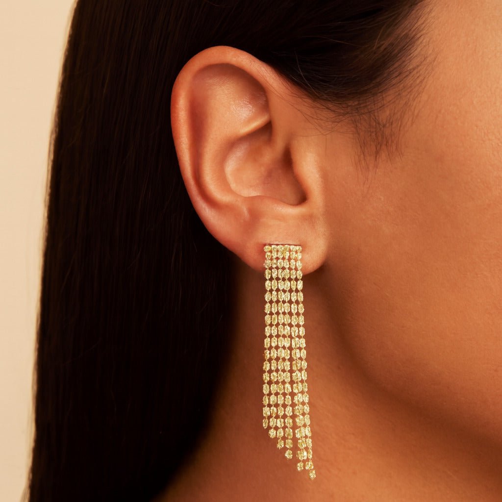 Brinco Dourado de Luxo com 123 Pedras de Strass Auryn - Minha loja