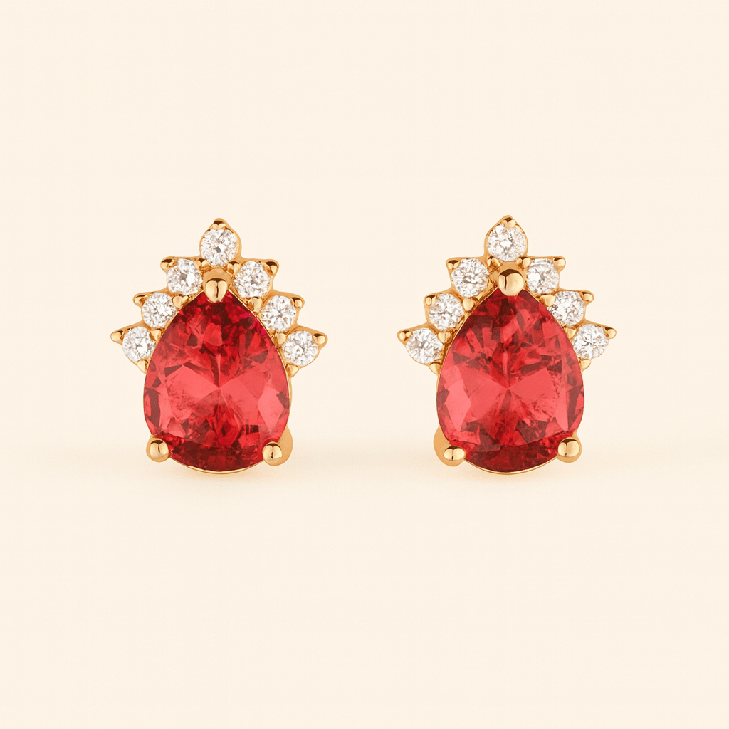 Brinco de coração dourado Auryn com pedra natural e detalhe em zircônia