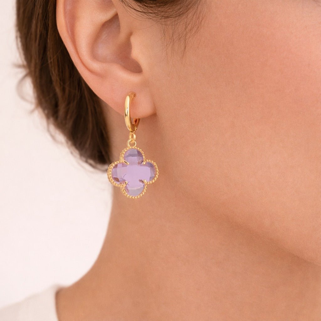 Brinco Dourado de Trevo com Zircônia Rosa Auryn - Minha loja