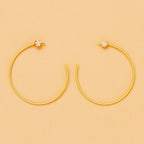 Brinco Dourado Grande de Argola com Detalhe de Flor em Strass Auryn - Minha loja