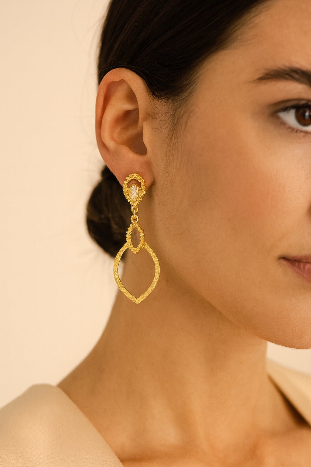 Brinco Dourado Luxo Gota de Gala Auryn - Minha loja