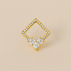 Brinco quadrado dourado Auryn com 30 zircônias em semijoia premium