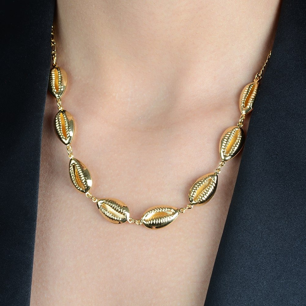 Colar Dourado Búzios Auryn - Minha loja