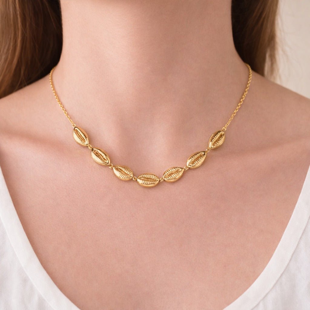 Colar Dourado Búzios Auryn - Minha loja