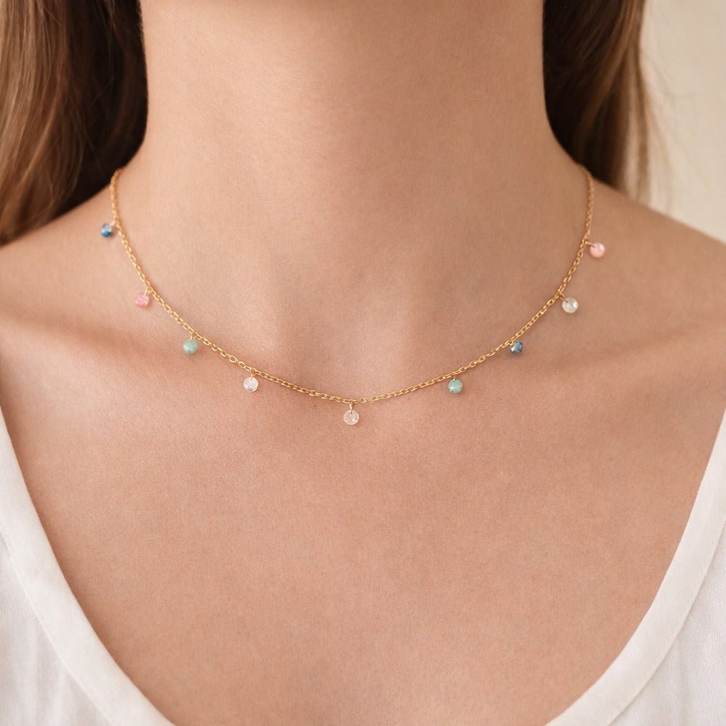 Colar Dourado Chocker Pontos de Luz Coloridos Cristais Auryn - Minha loja