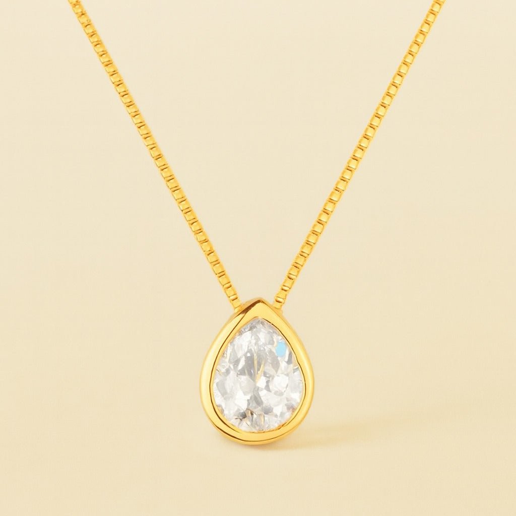 Colar dourado de gota Ayren com zircônia brilhante em semijoia premium