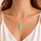 Colar Dourado de Pedra Retangular Verde Auryn - Minha loja