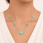 Colar Dourado de Pedras Coração e Retângulos Verdes Auryn - Minha loja