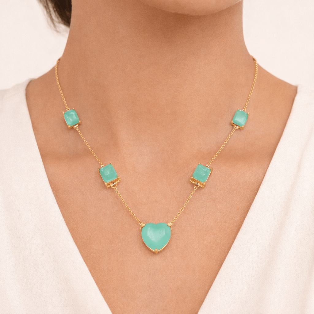 Colar Dourado de Pedras Coração e Retângulos Verdes Auryn - Minha loja