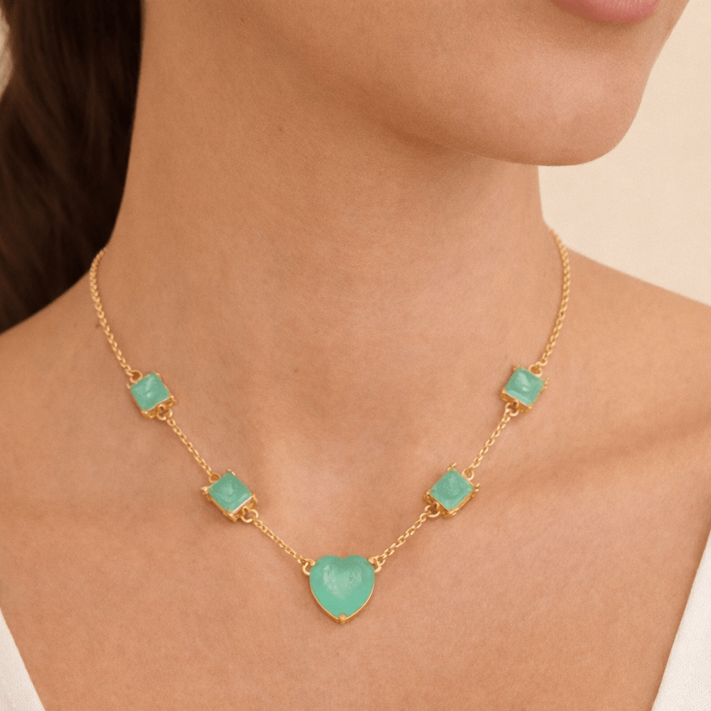 Colar Dourado de Pedras Coração e Retângulos Verdes Auryn - Minha loja