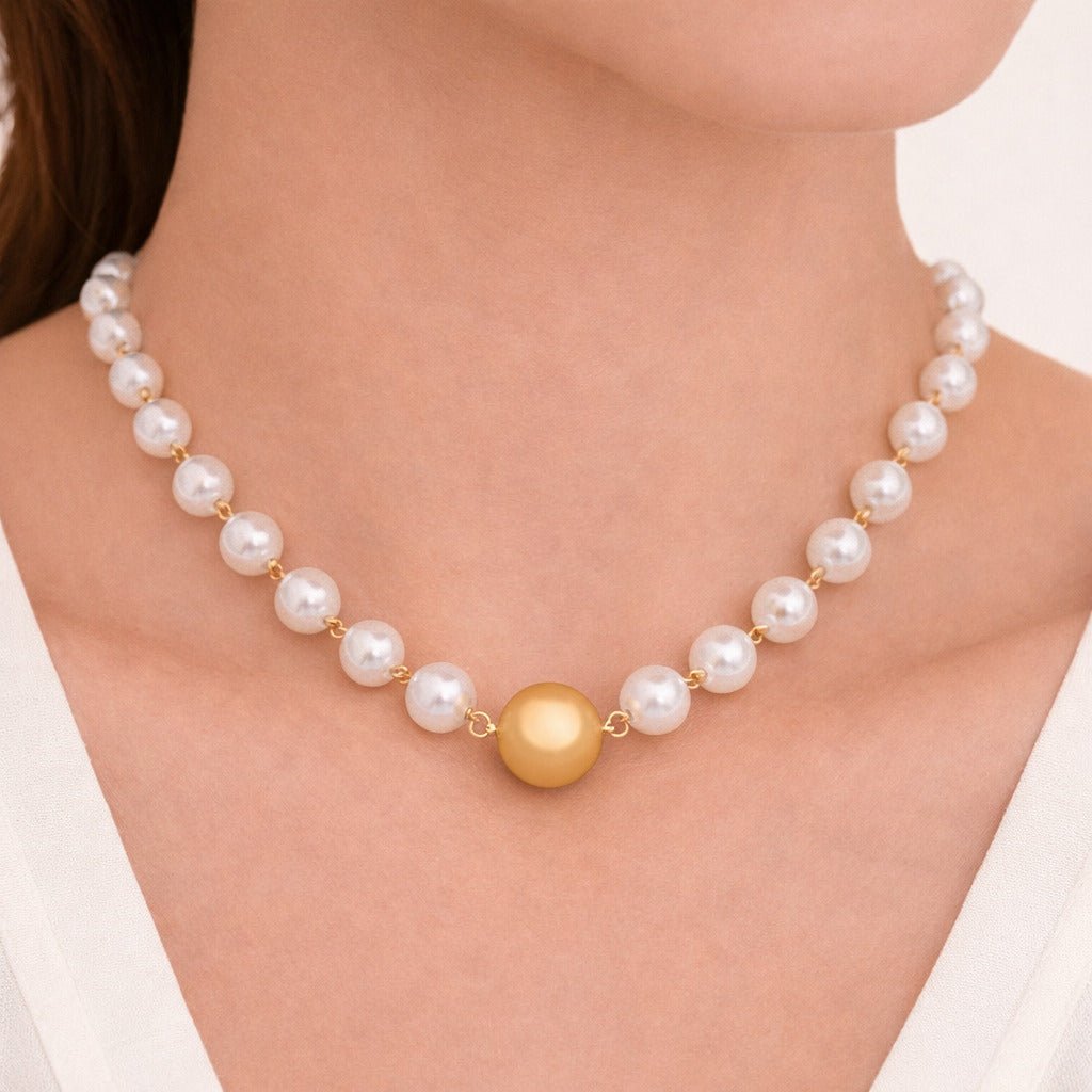 Colar Dourado de Pérolas e Bola Auryn - Minha loja