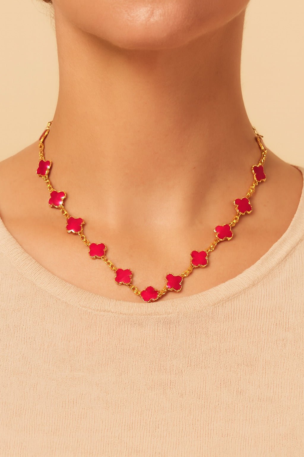 Colar Dourado de Trevos Rosas Auryn - Minha loja