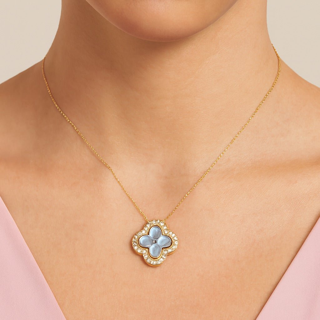 Colar Dourado e Prateado de Flor Auryn - Minha loja