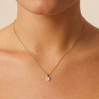 Colar dourado Ayren com ponto de luz em zircônia delicada