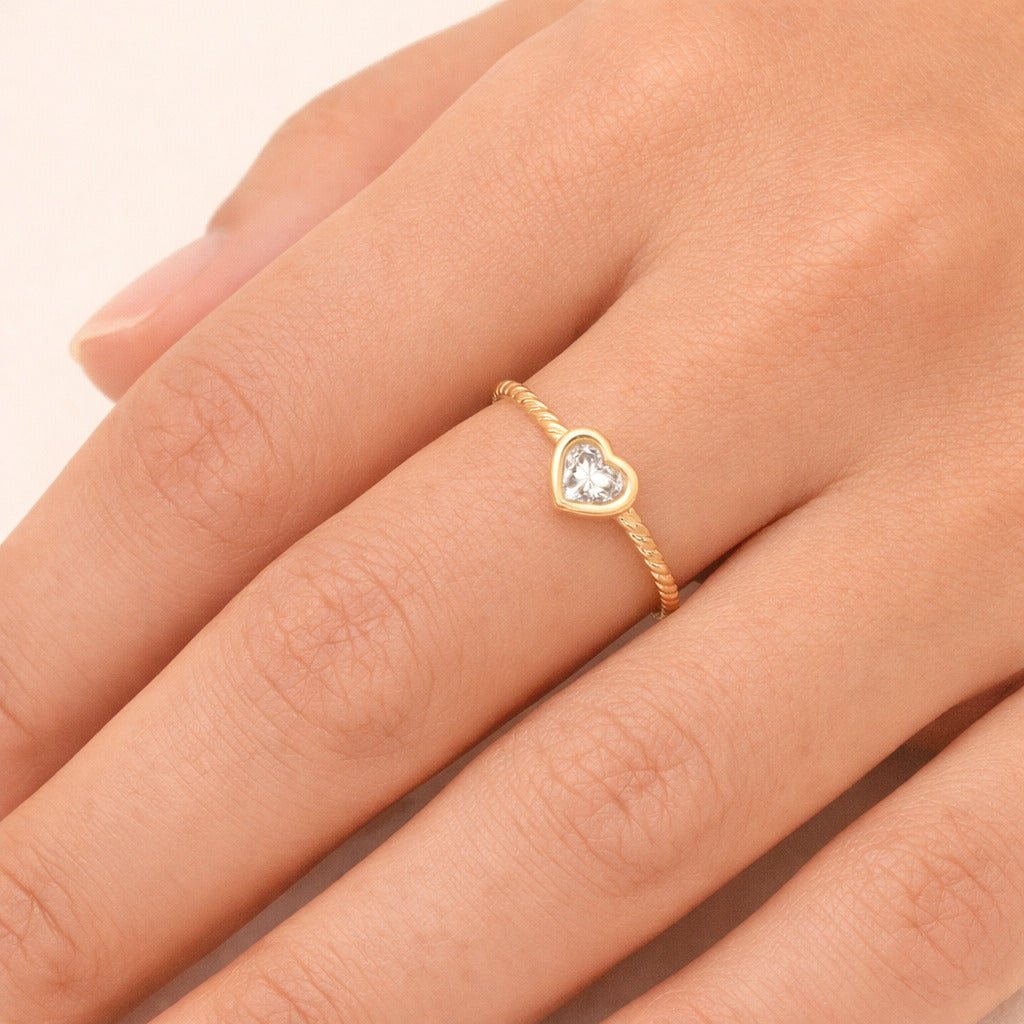 Kit: Anel Banhado a Ouro Solitário de Coração com Pedra de Zircônia e Anel Banhado a Ouro Solitário Coração com Pedra de Zircônia - Auryn Store