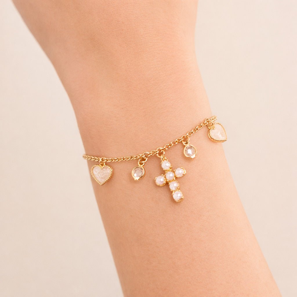 Pulseira Dourada Religiosa Cruz de Pérolas Coração Madrepérola Ponto de Luz Auryn - Minha loja