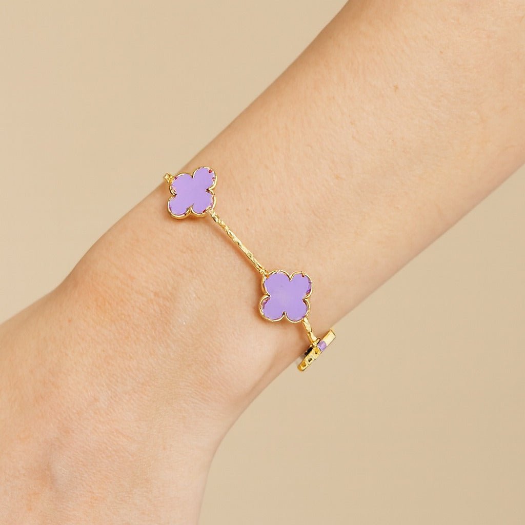 Pulseira Dourada Trevos Zircônia Rosa Auryn - Minha loja